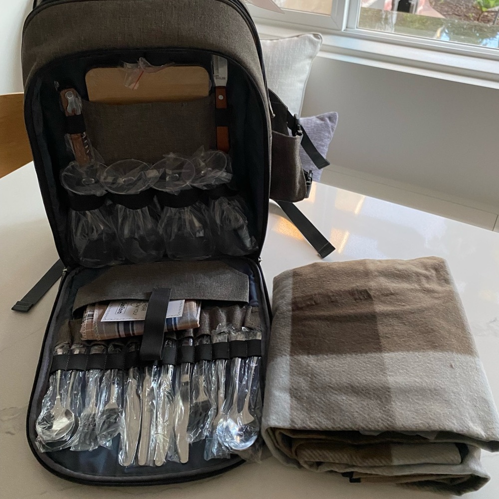 Picnic Backpack with Utensils and Blanket - Brown